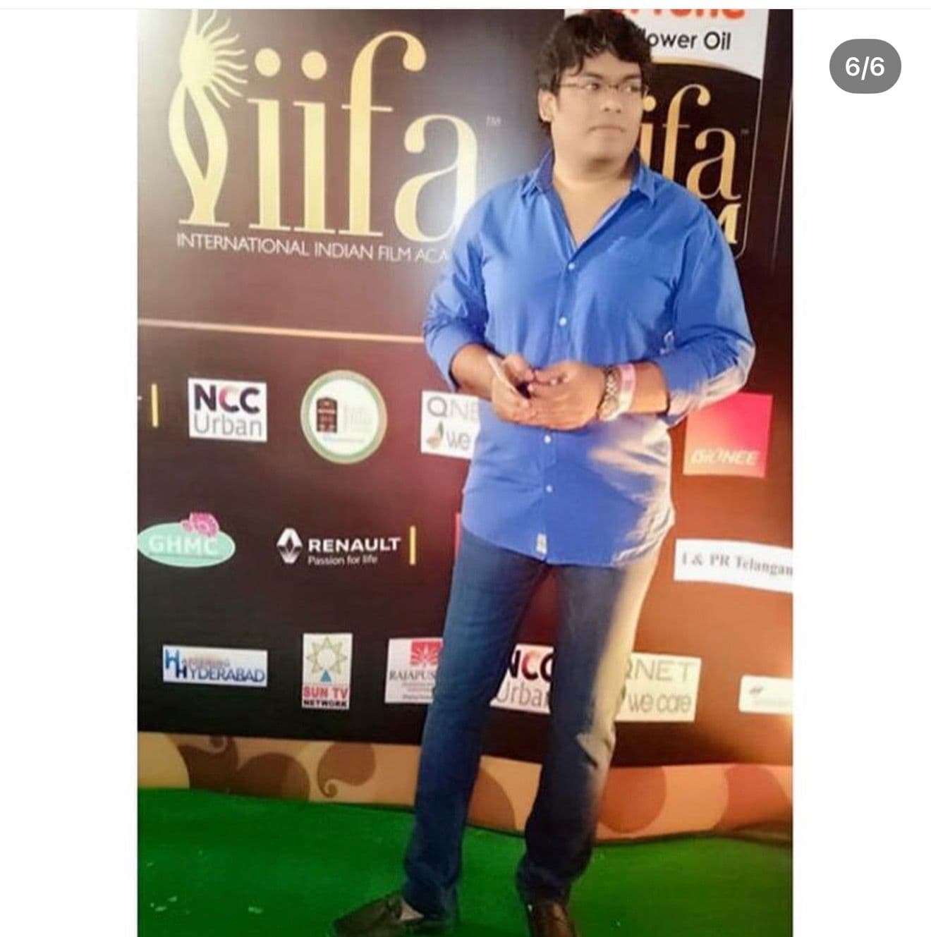 The same IIFA event backdrop, photographed in a different crop